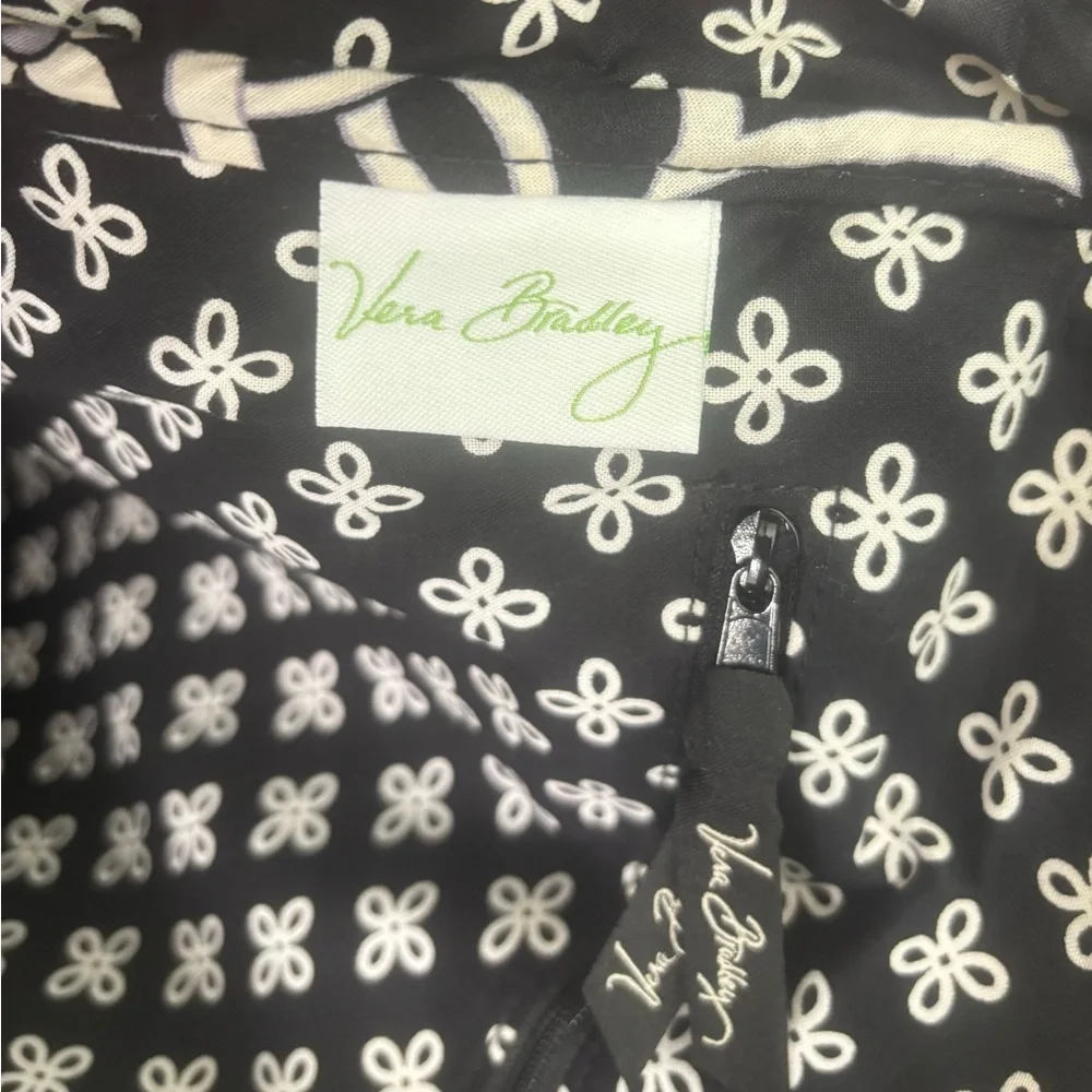 Vera Bradley details vera